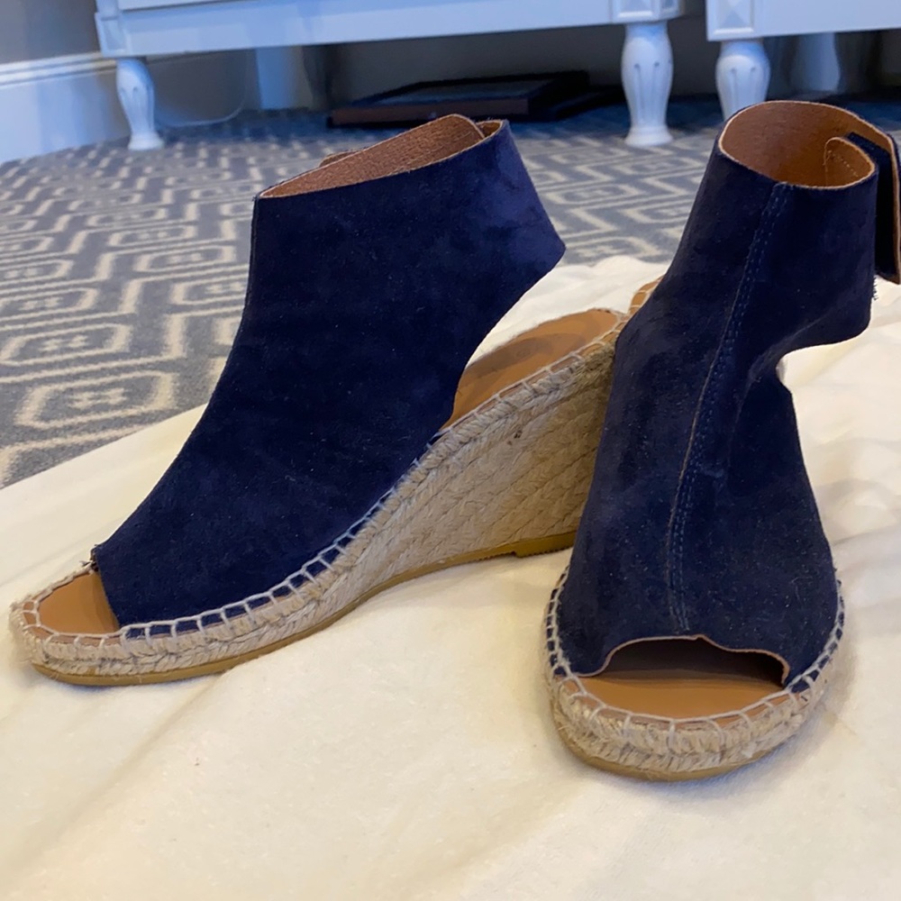 275 Central Blue suede espadrilles.